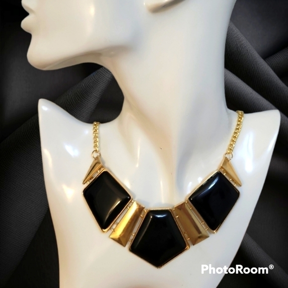 3/$30 Black Geometric Cleopatra Castlecore Bib Chain Necklace - Picture 1 of 9